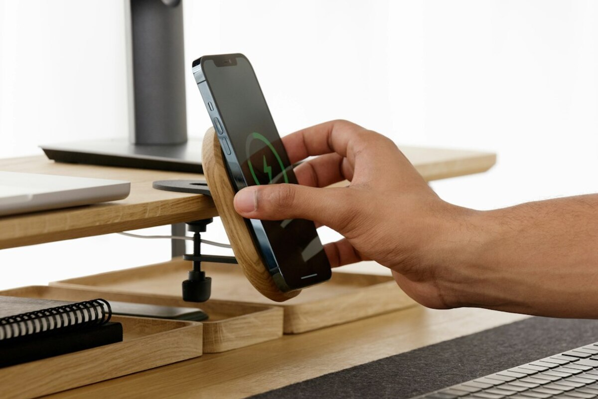 MagSafe vs. Regular Wireless Charging: Why One Feels “Snappier” (and When It Matters)