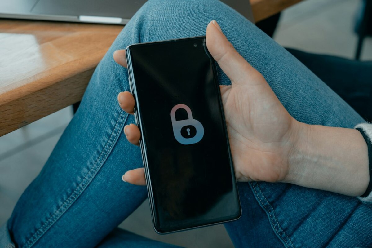 Passkeys Explained: How to Log In Without Passwords (and What to Do If You Lose Your Phone)