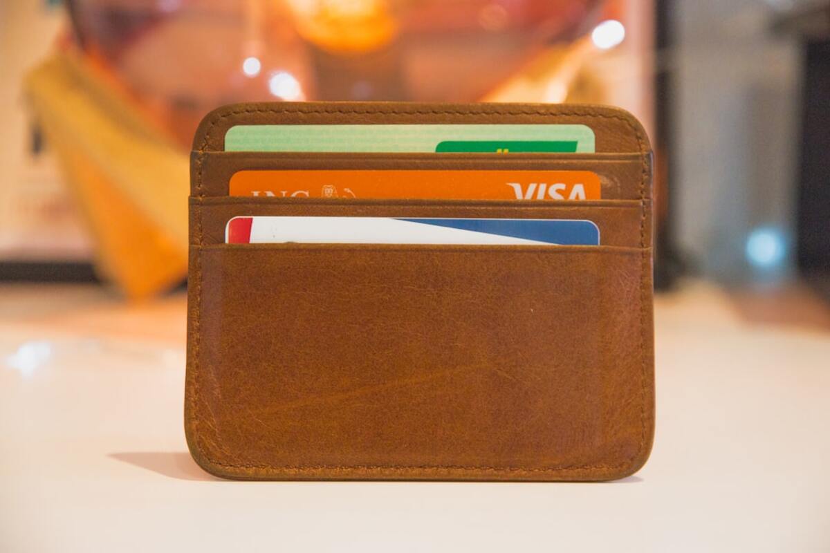 Paying Bills With a Rewards Card: The Simple Setup That Can Earn Points Without Interest