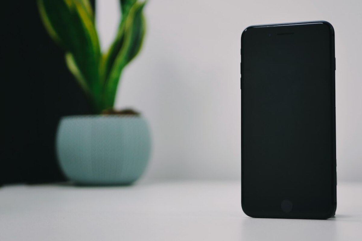 The “Notification Fast”: A 7-Day Plan to Stop Your Phone From Stressing You Out