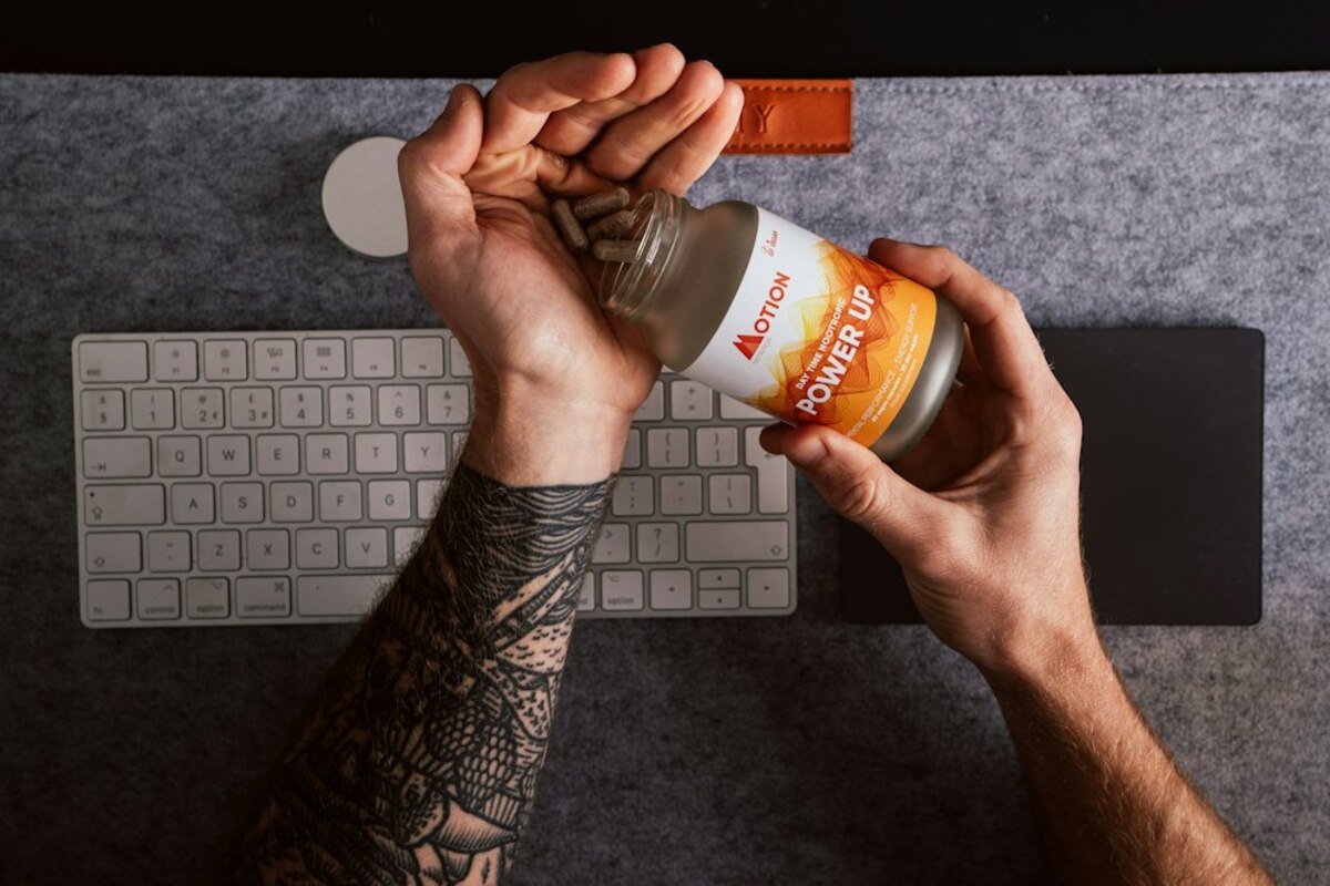 The “Stress Snack” Habit: Why You Reach for Chips When You’re Not Hungry (and What to Do Instead)