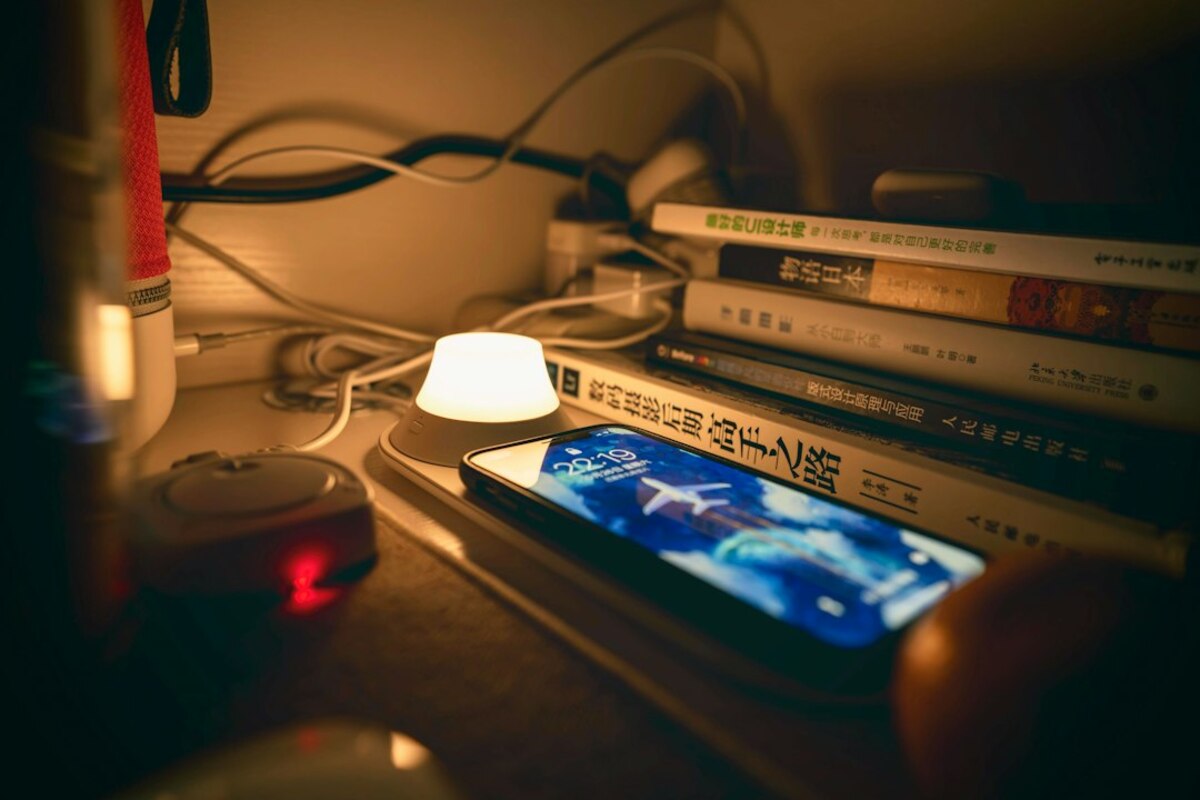 The “Sunset Scroll” Problem: A Simple Evening Routine That Makes Your Brain Feel Off-Duty
