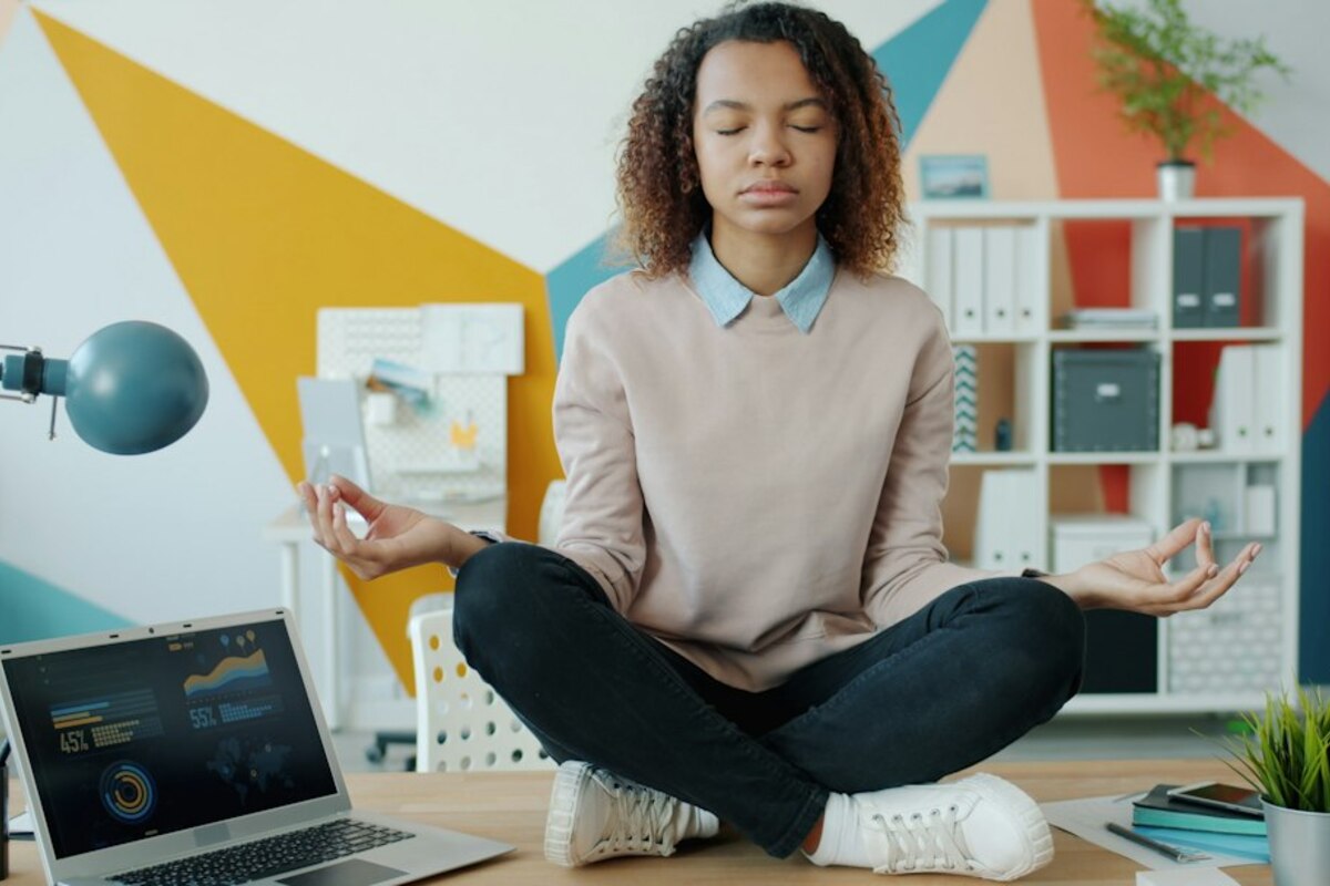 The “Two-Minute Reset” Breath: A Quick Way to Downshift Stress Between Meetings