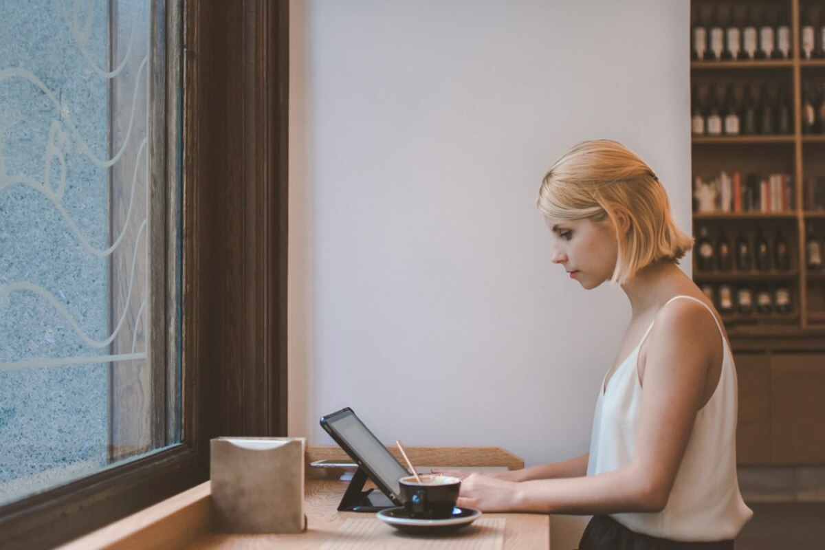 Your Phone’s “Wi‑Fi Auto‑Join” Can Betray You: A Simple Guide to Staying Safe on Public Networks
